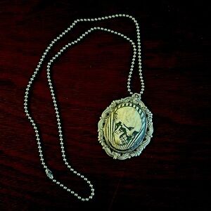 Skeleton Head necklace